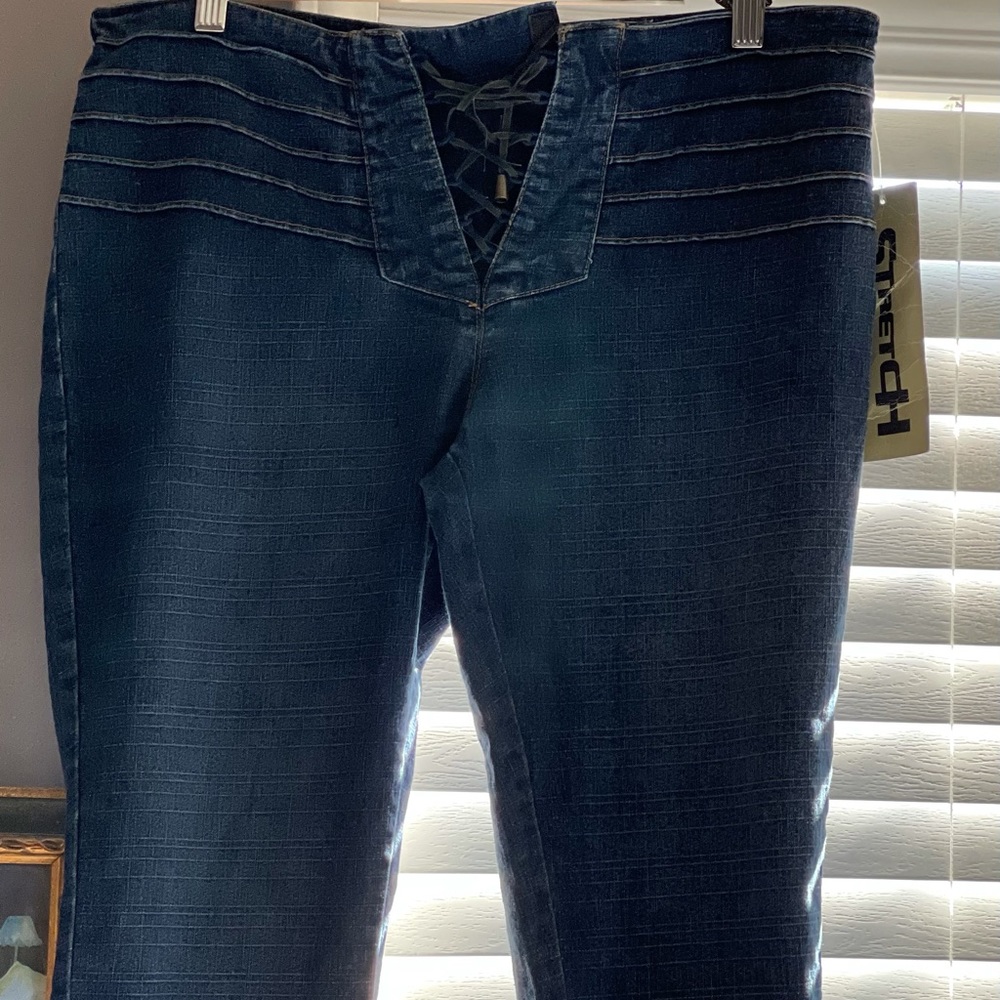New Jean Capri pants with Velcro closure & tie details